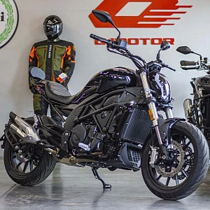 Мотоцикл Benelli 502 C (черный глянцевый) 2026г.